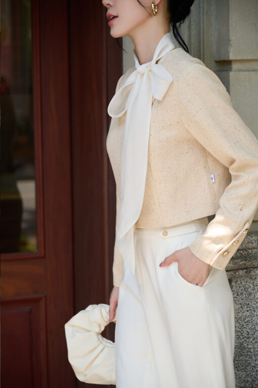 Áo kiểu croptop vạt lệch tay đính cúc