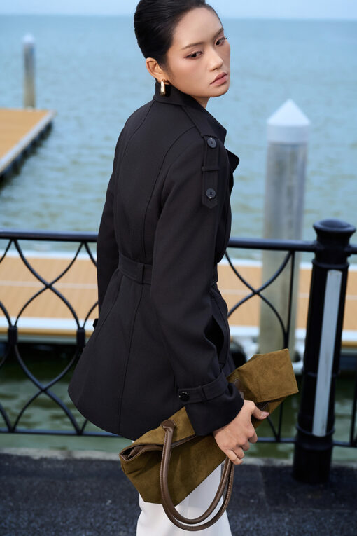 Áo măng tô dáng lửng cá vai chờm tay