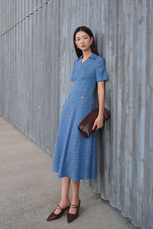 Đầm xoè cổ không chân mở V cá cơi đính cúc