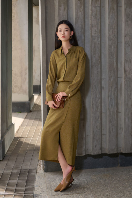 Chân váy dài xẻ chồng lệch hông đính cúc