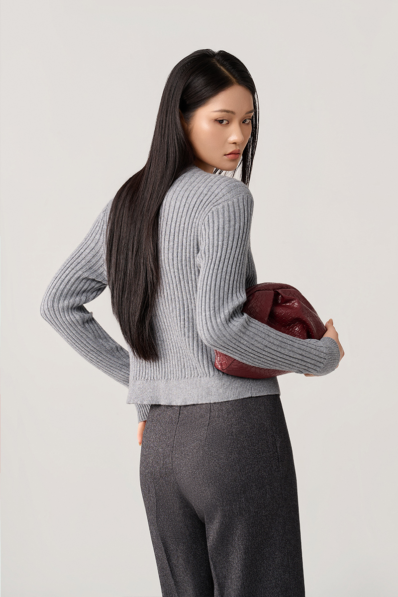 Áo khoác len cổ tròn túi ốp cách điệu