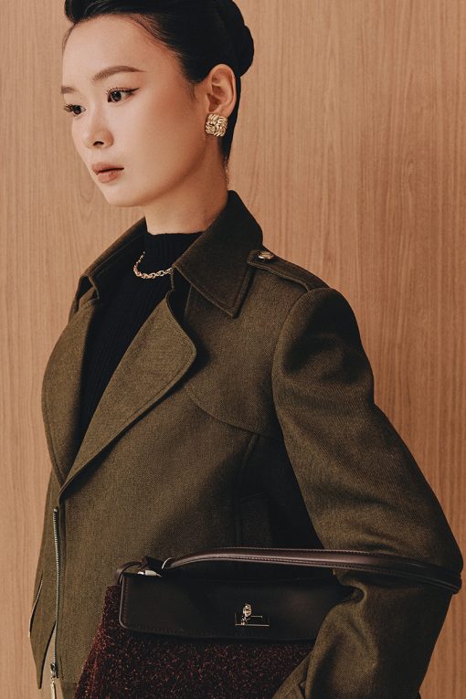 Áo khoác ngắn khóa đồng túi cơi