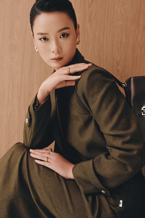 Áo khoác ngắn khóa đồng túi cơi