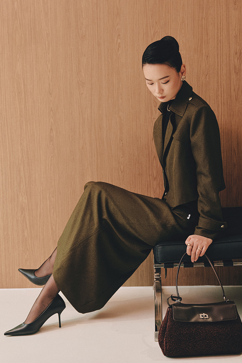 Áo khoác ngắn khóa đồng túi cơi