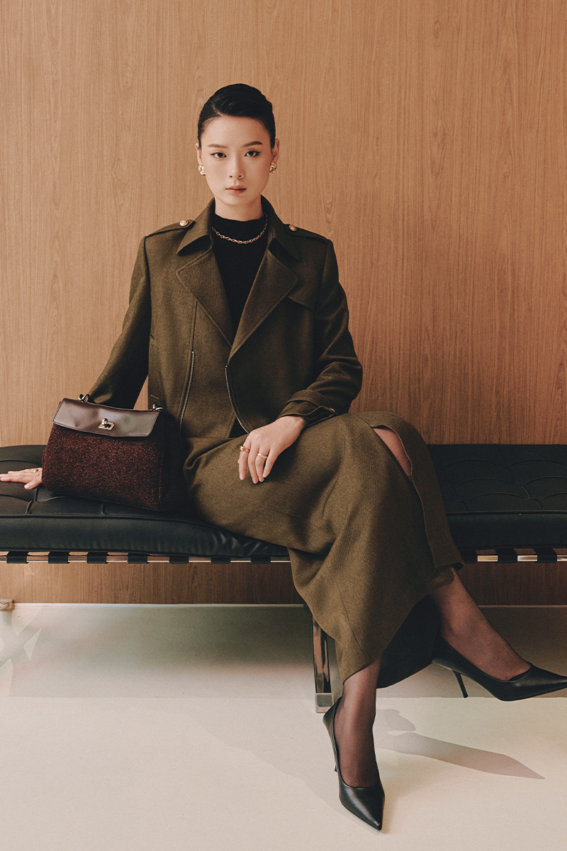 Áo khoác ngắn khóa đồng túi cơi