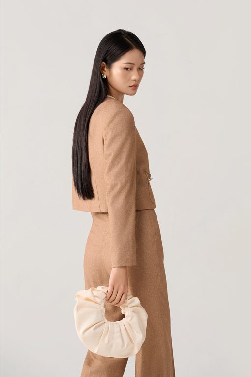 Áo khoác text can nẹp túi ốp