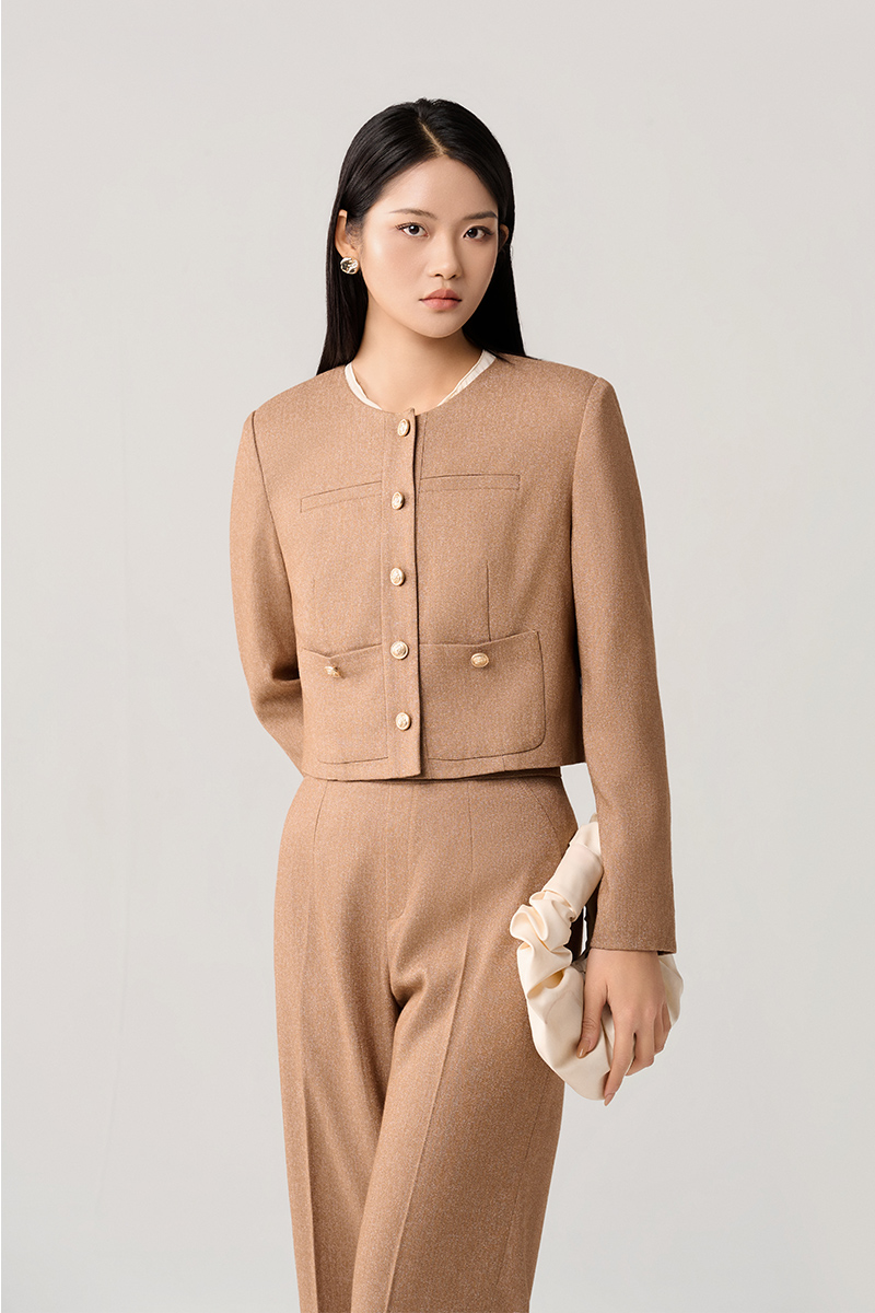 Áo khoác text can nẹp túi ốp