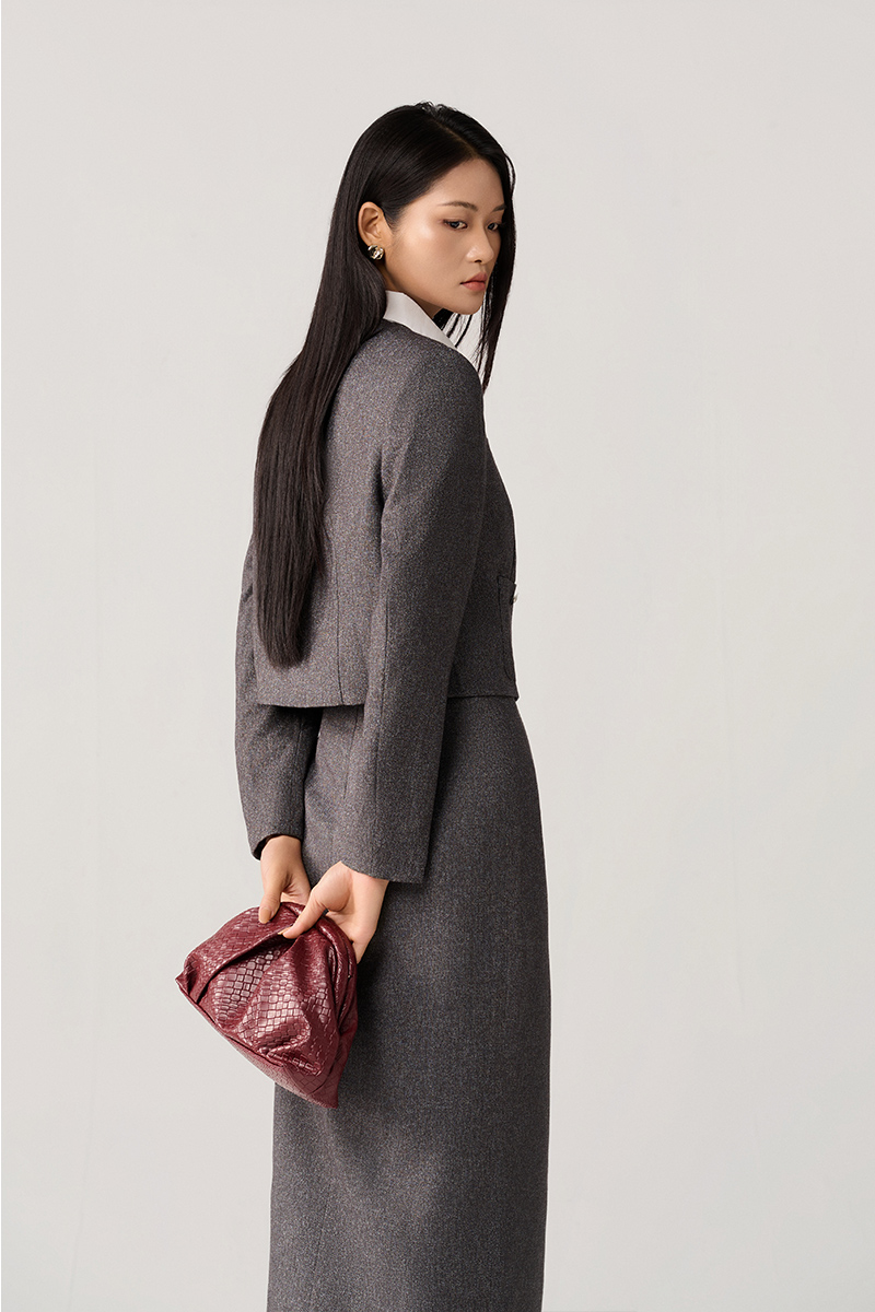 Áo khoác text can nẹp túi ốp