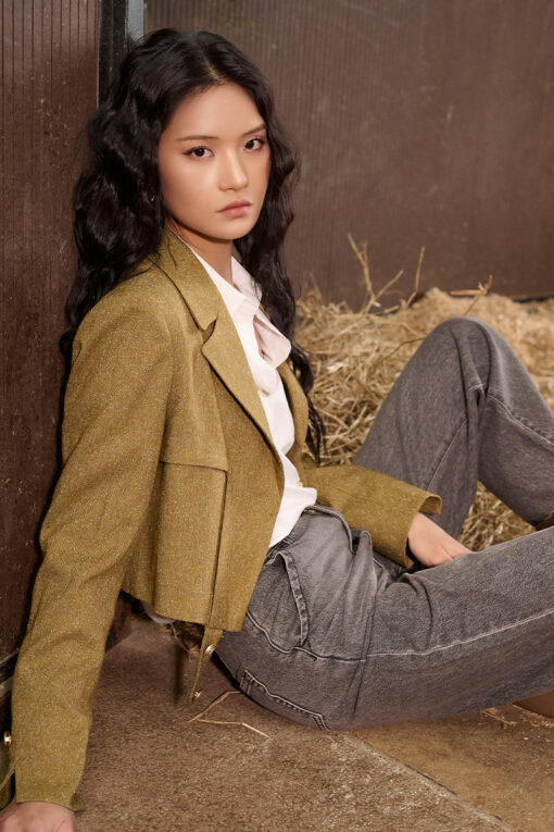 Áo khoác tweed bong thân phải cá gấu đính cúc