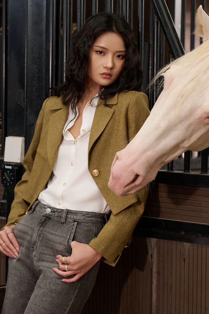 Áo khoác tweed bong thân phải cá gấu đính cúc