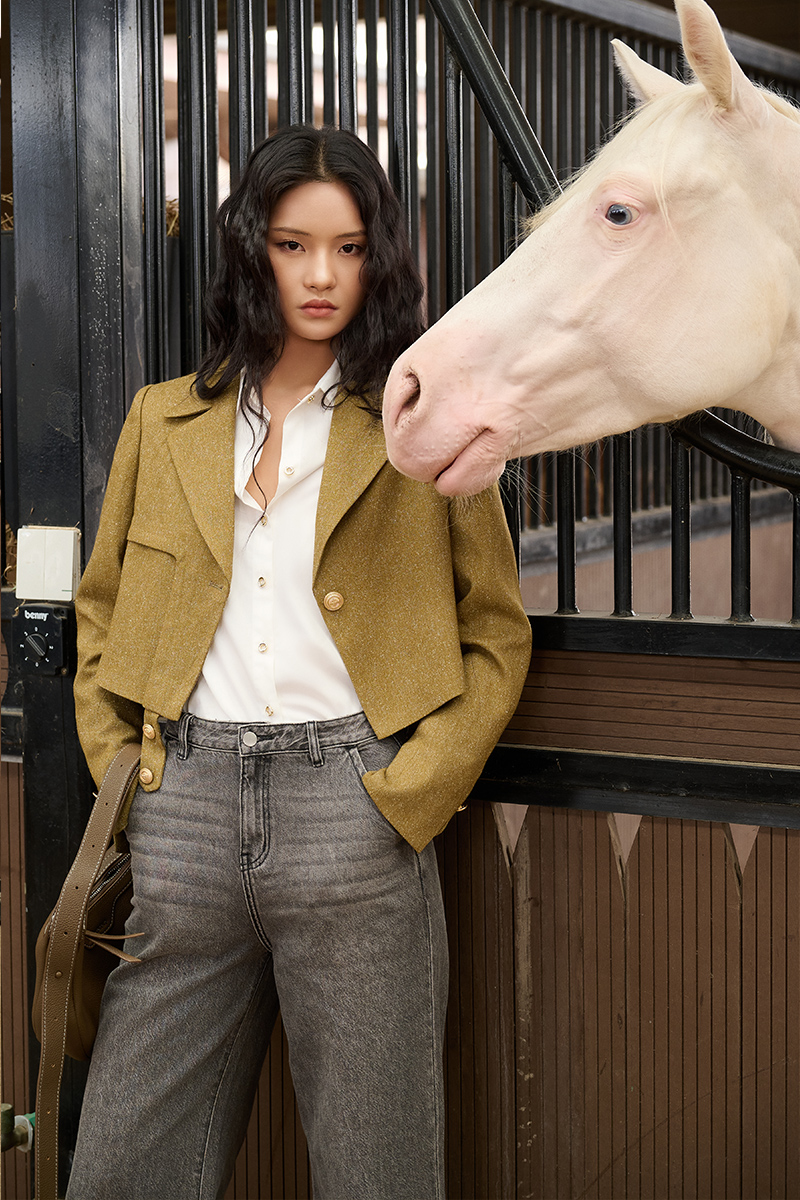 Áo khoác tweed bong thân phải cá gấu đính cúc