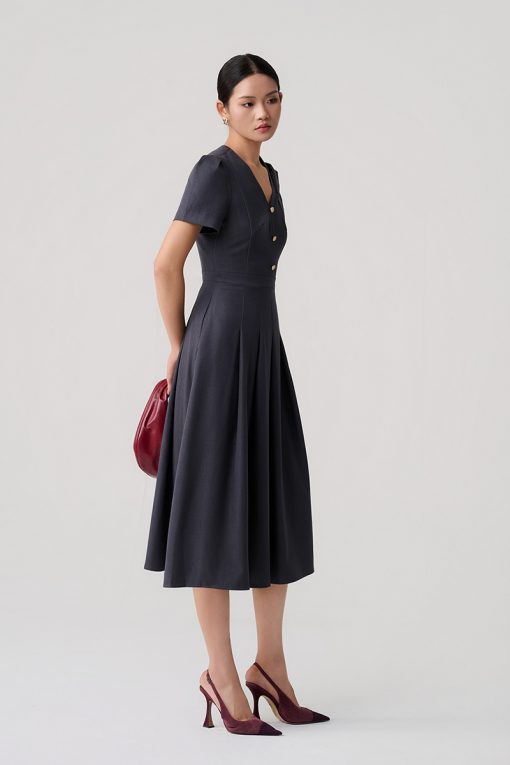 Đầm xoè cổ V bong vao 1 bên