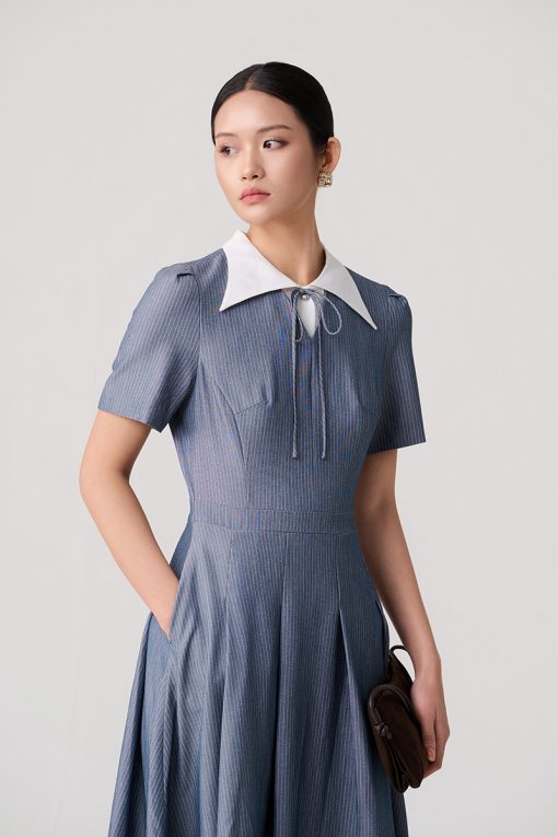 Đầm xoè cổ phối đính nơ