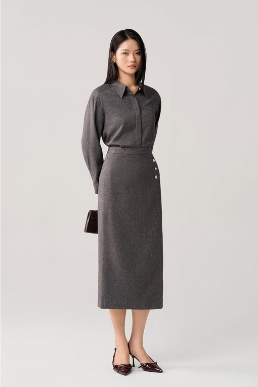 Chân váy dài xẻ chồng lệch hông đính cúc