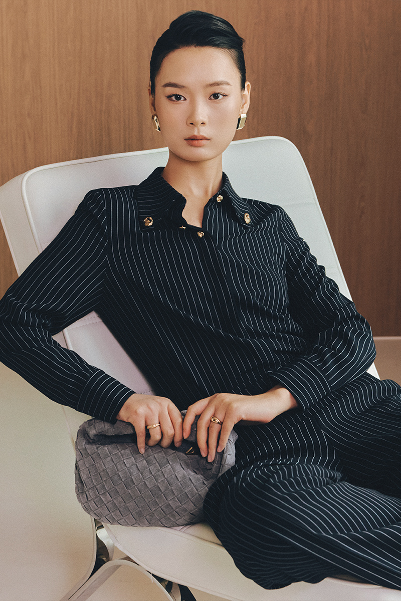 Sơ mi DT lá cổ đầu tròn đính cúc trang trí