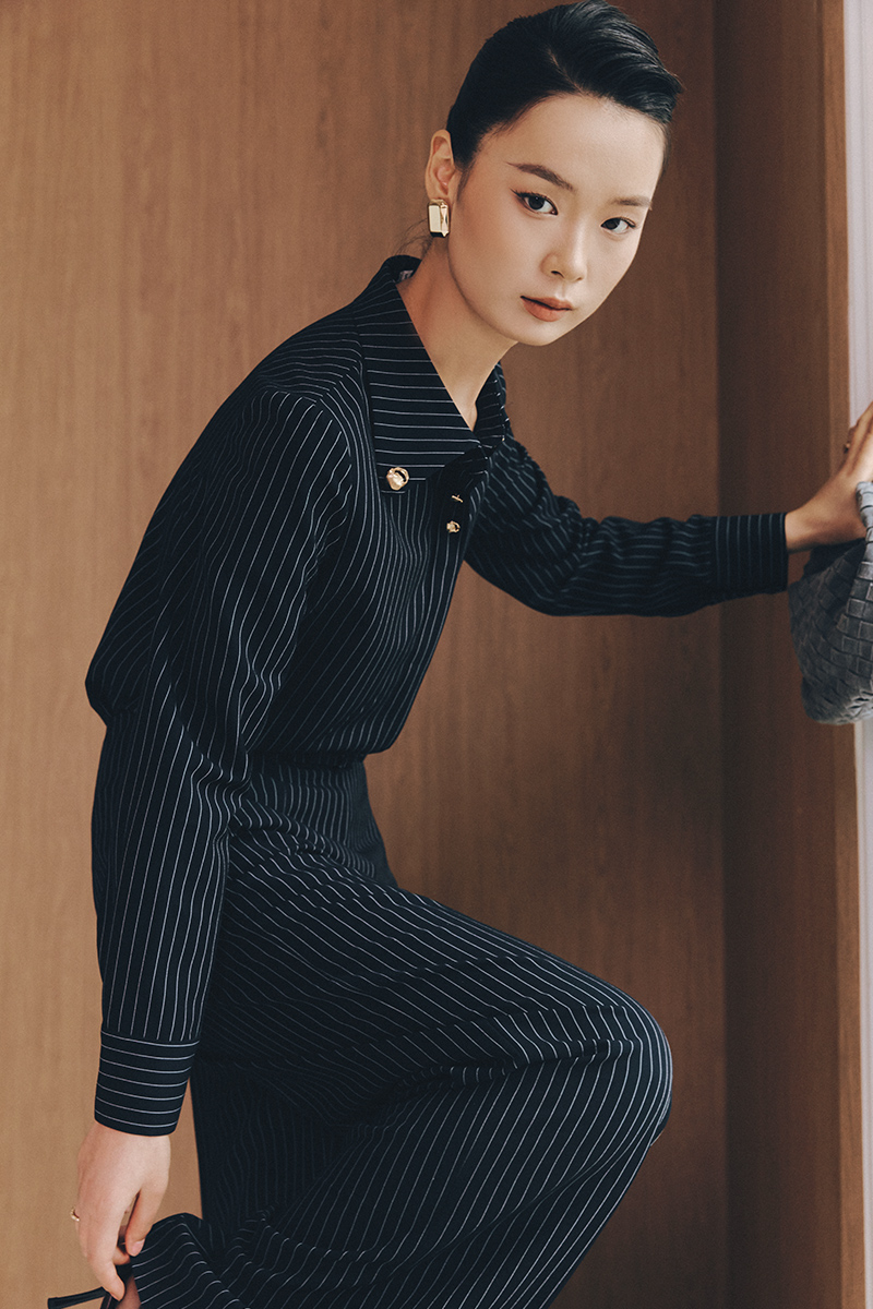 Sơ mi DT lá cổ đầu tròn đính cúc trang trí