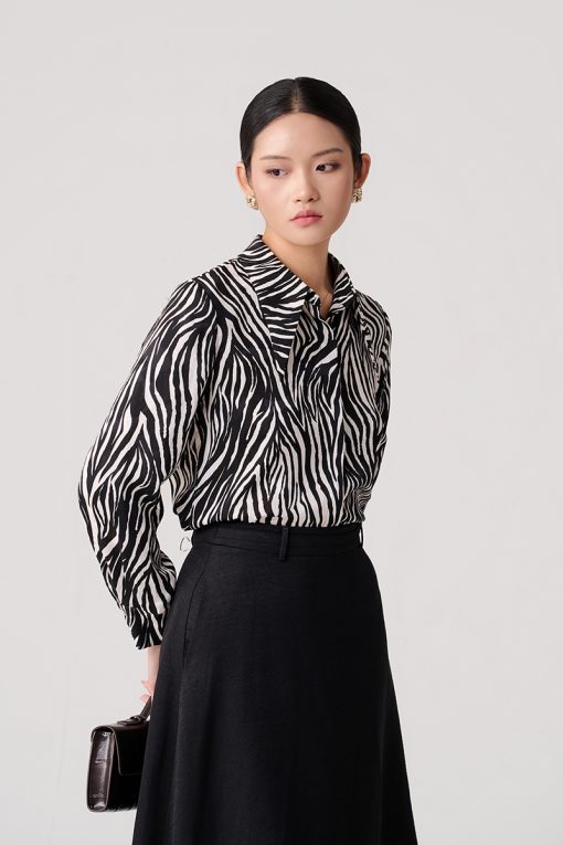 Sơ mi DT lá cổ nhọn hoạ tiết vân