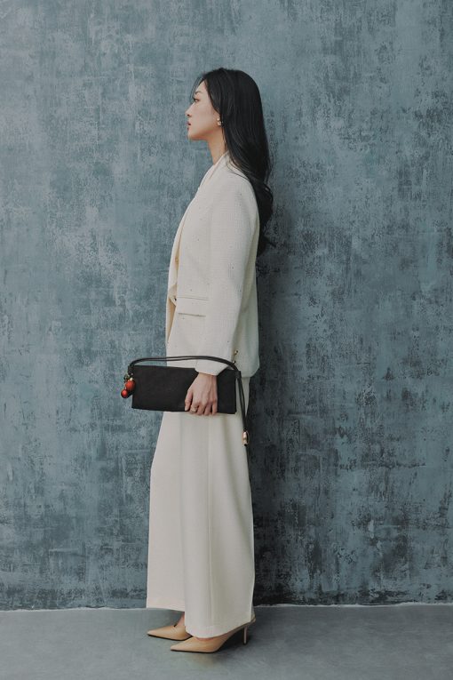 Áo khoác tweed cổ V phối khăn lụa