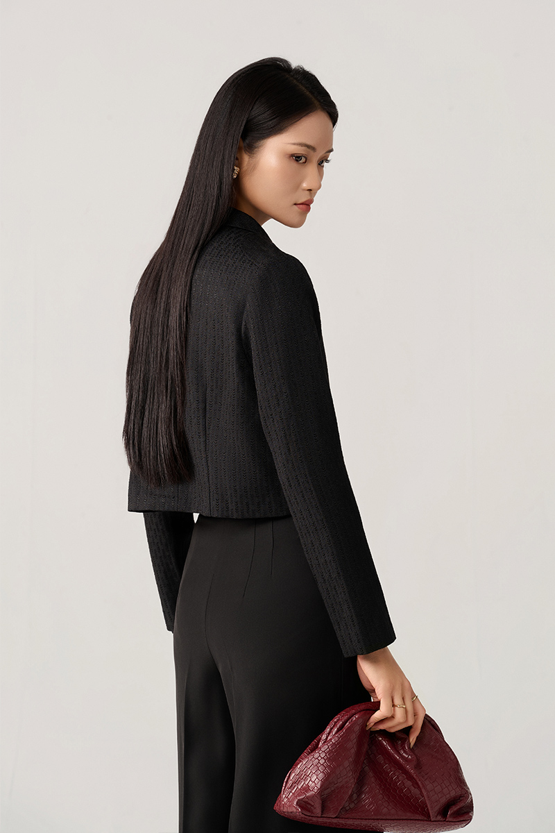 Áo kiểu croptop cơi dọc diễu vai