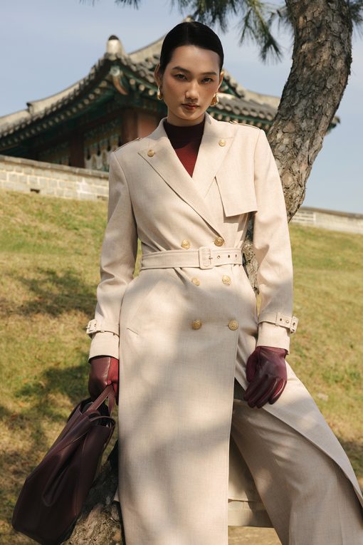 Áo măng tô cổ cách điệu đính cúc