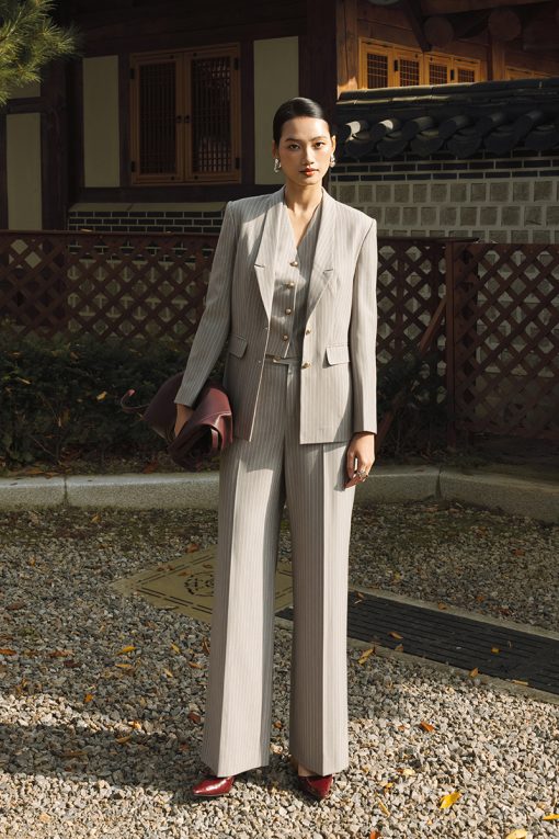 Áo vest suông ôm ve cách điệu