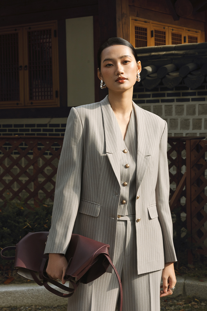 Áo vest suông ôm ve cách điệu