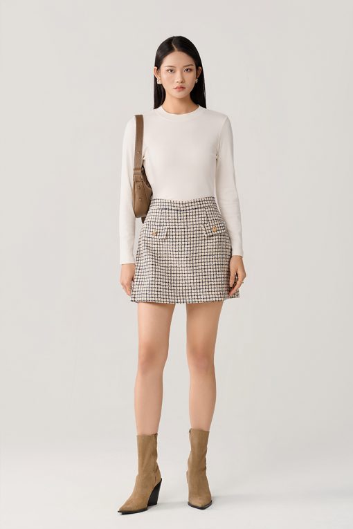 Chân váy text kẻ nắp túi đính cúc