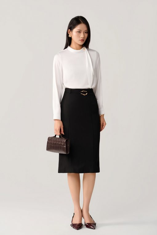 Chân váy suông kẹp đai trang trí