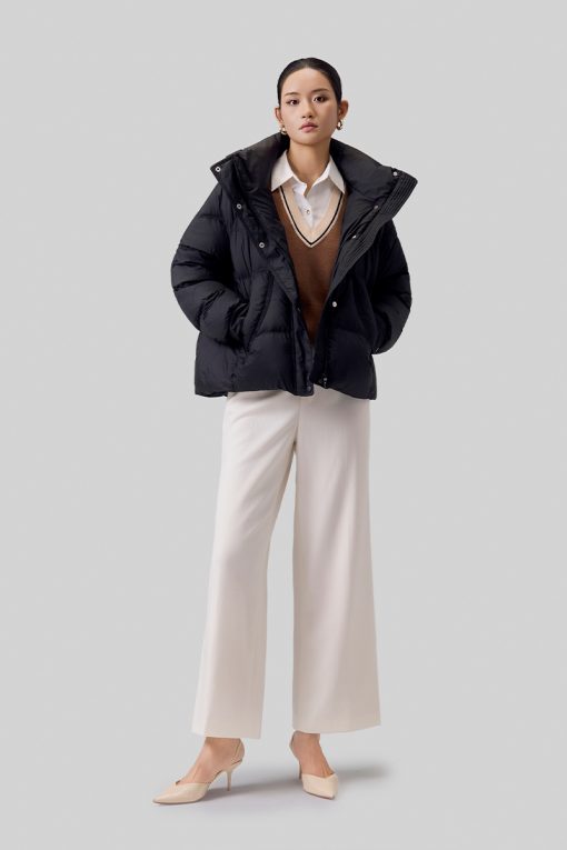 Áo khoác phao dáng ngắn đáp túi cong