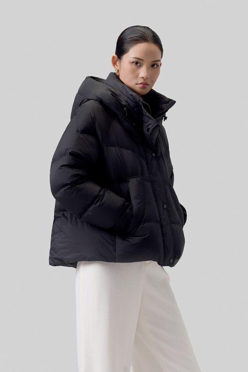 Áo khoác phao dáng ngắn đáp túi cong