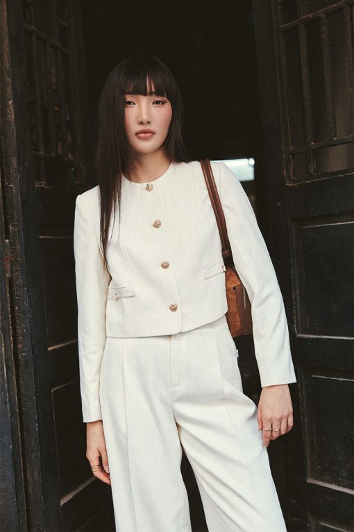 Áo khoác text croptop can cong thân kẹp đai