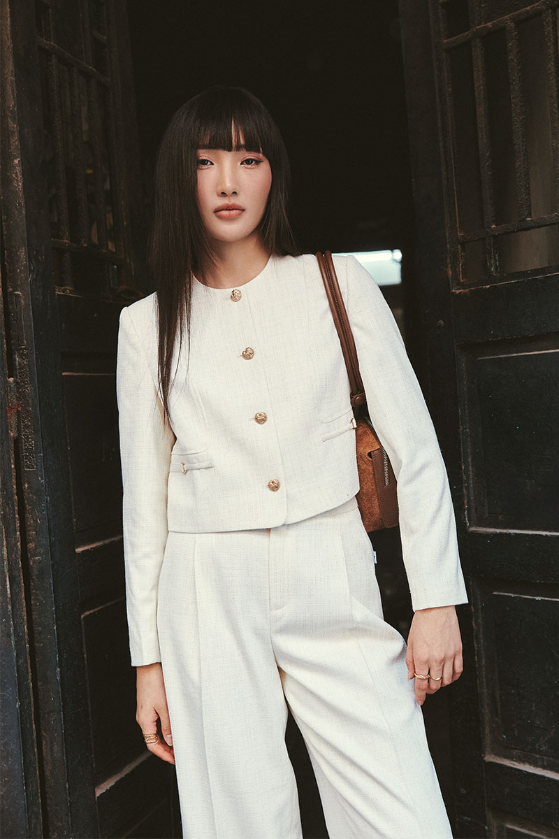 Áo khoác text croptop can cong thân kẹp đai