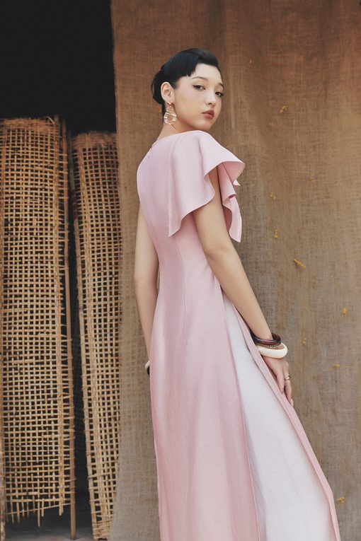 Áo dài xếp ly vai bèo tay lệch