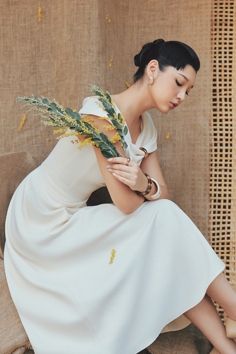 Đầm party nơ liền tay luồn khoen