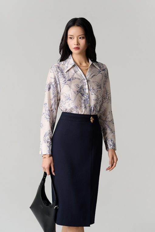 Sơ mi DT hoạ tiết cổ cài dây trang trí