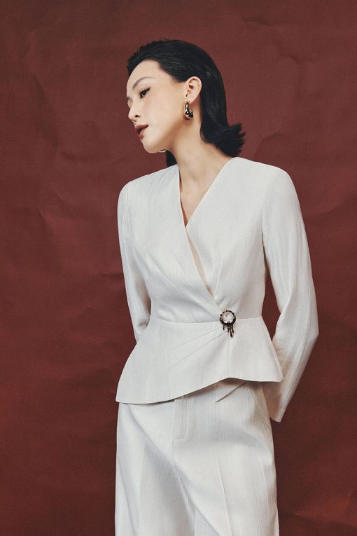 Áo kiểu peplum lệch cổ V xếp ly eo