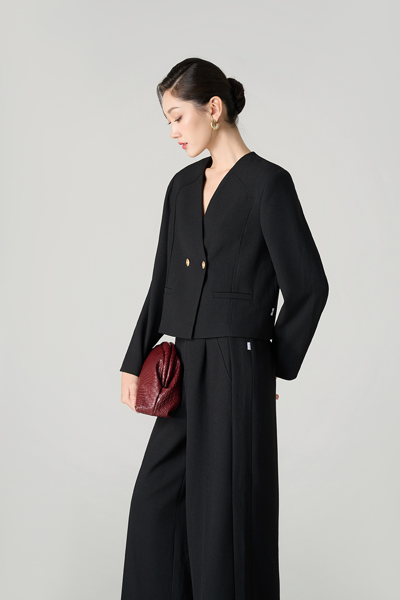 Áo vest cổ V can chéo TS đính cúc