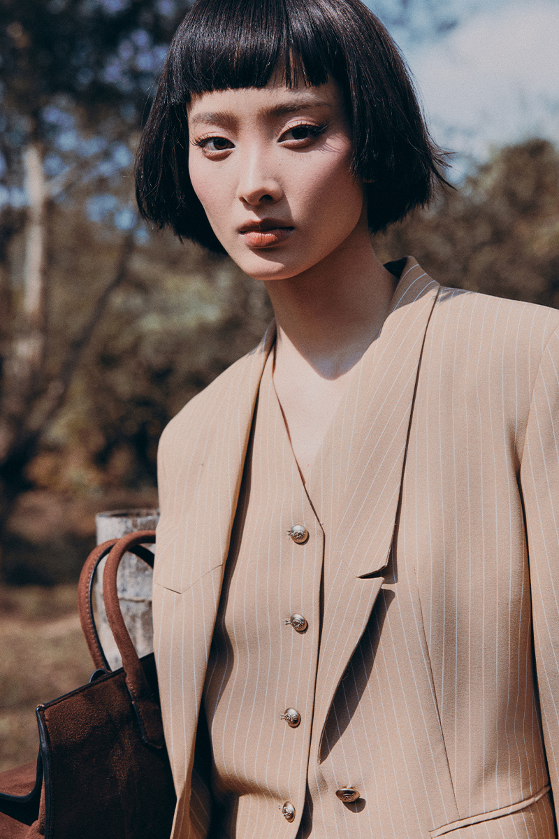 Áo vest suông ôm ve cách điệu