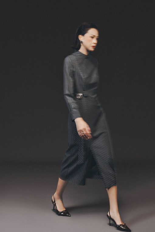 Đầm kẻ ôm cổ cao eo xếp kiểu luồn đai