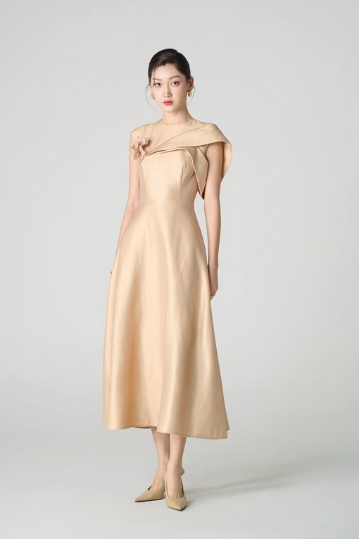 Đầm party vai chờm bong cách điệu cài hoa