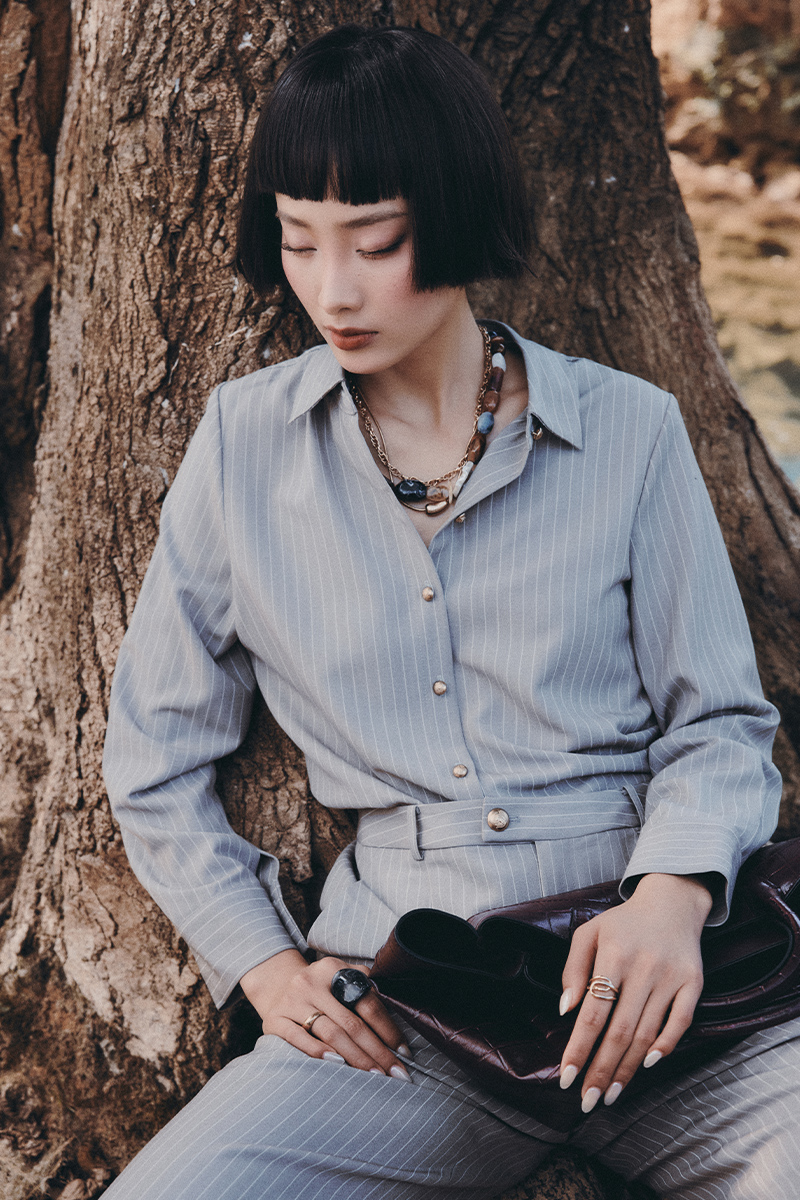 Sơ mi DT kẻ suông kèm cà vạt