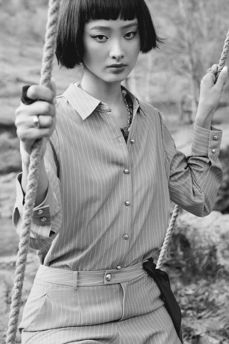 Sơ mi DT kẻ suông kèm cà vạt