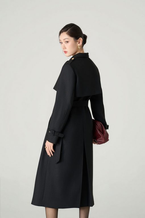 Áo măng tô cổ cách điệu đính cúc